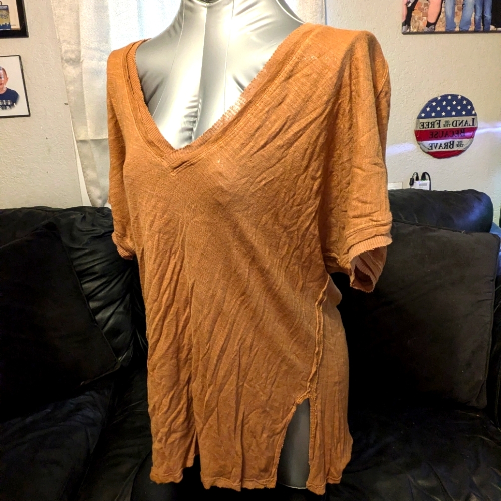 We The Free XS Vneck